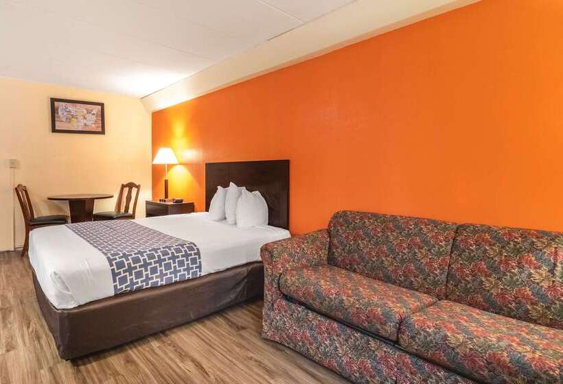 فندق Econo Lodge Inn & Suites Airport
