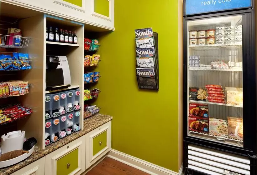 בית מלון כפרי Hilton Garden Inn Savannah Midtown