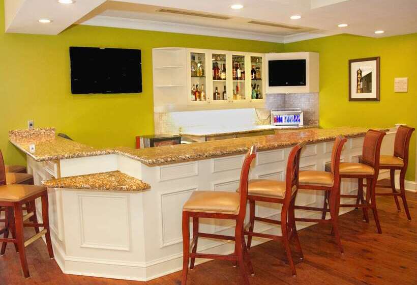 فندق Hilton Garden Inn Savannah Midtown