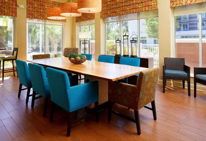 בית מלון כפרי Hilton Garden Inn Savannah Midtown