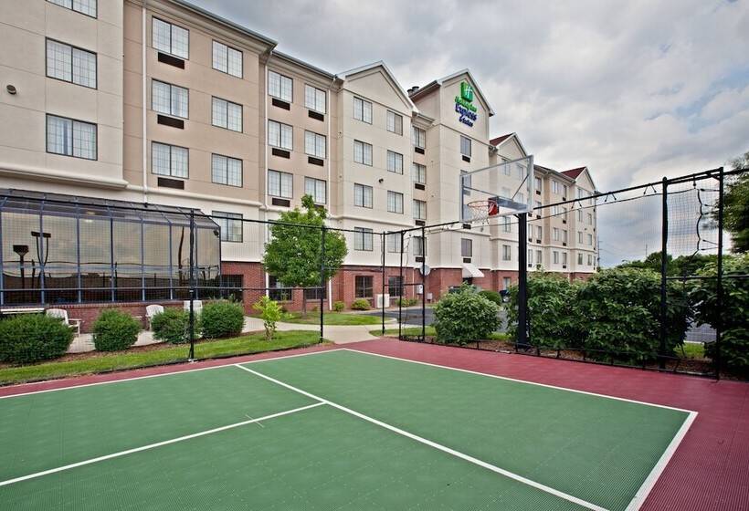 هتل Holiday Inn Express & Suites Indianapolis East, An Ihg