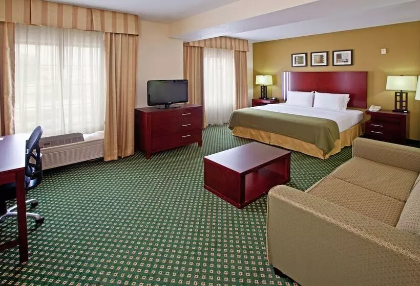 Отель Holiday Inn Express & Suites Indianapolis East, An Ihg