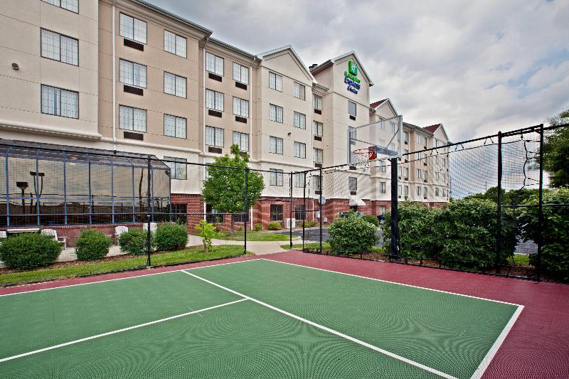 هتل Holiday Inn Express & Suites Indianapolis East, An Ihg