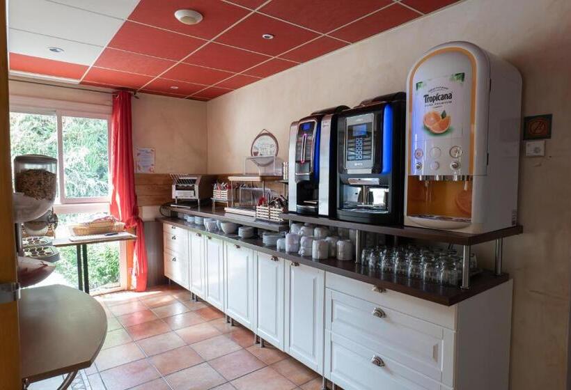 Отель Hôtel Les Arches