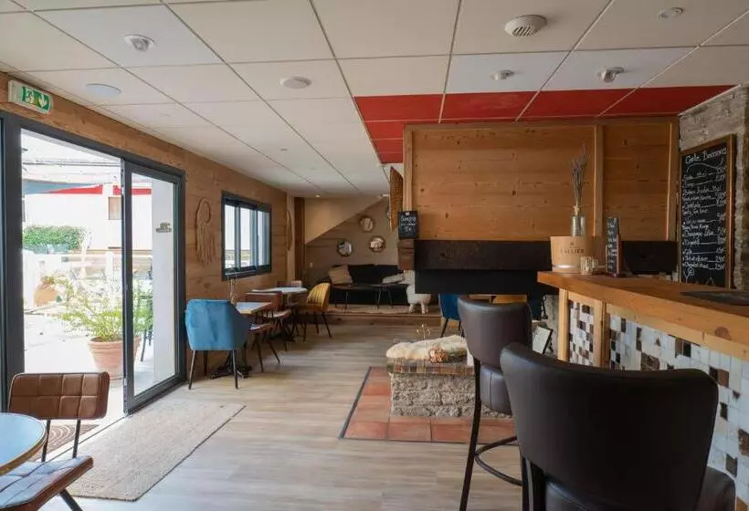 בית מלון כפרי Hôtel Les Arches