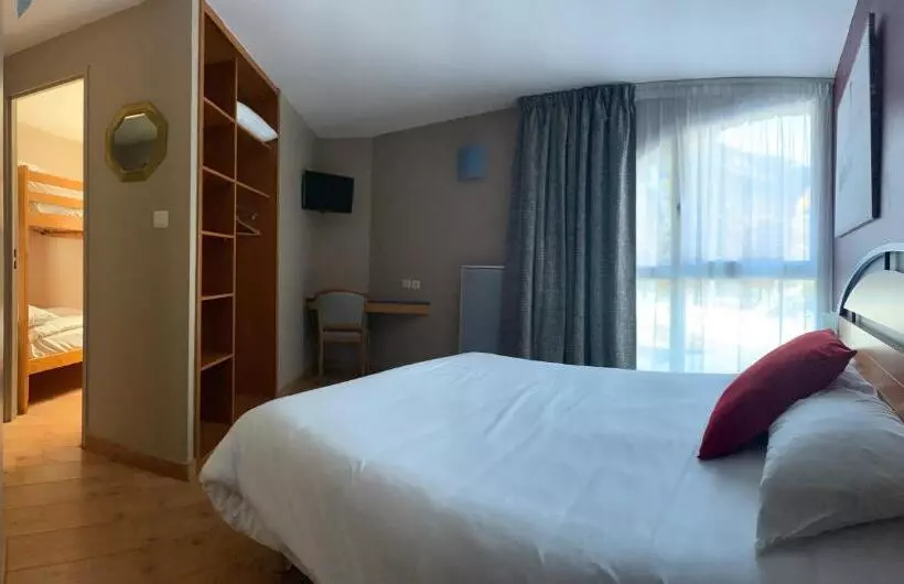 בית מלון כפרי Hôtel Les Arches