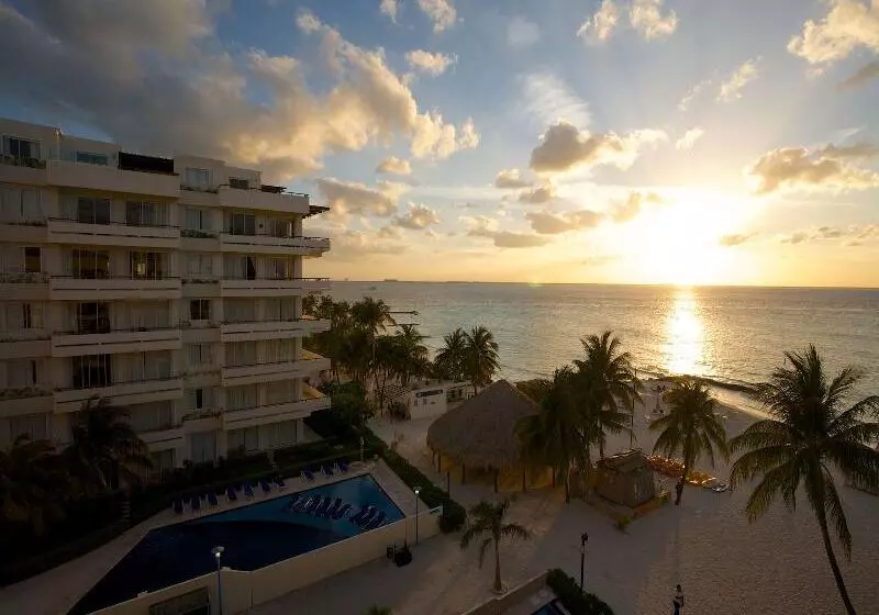 Hotel Ixchel Beach