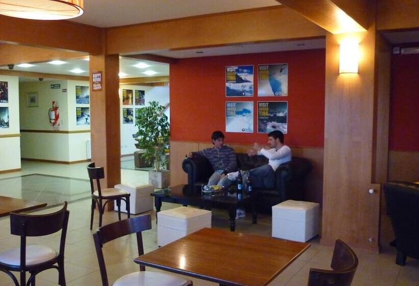 هتل Marcopolo Suites Calafate