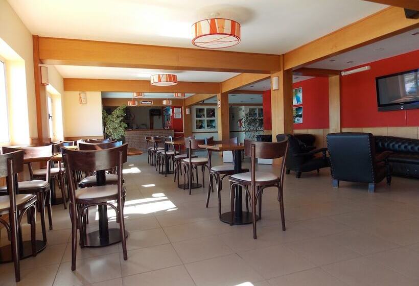 هتل Marcopolo Suites Calafate