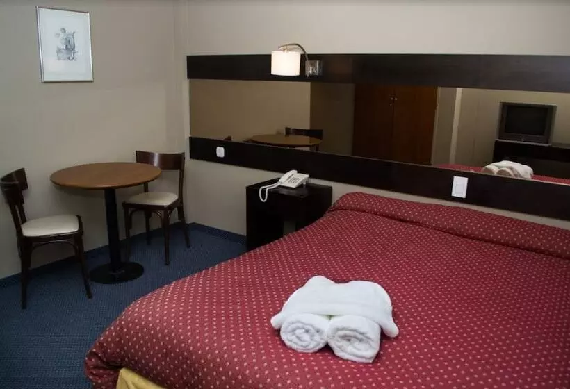 ホテル Marcopolo Suites Calafate