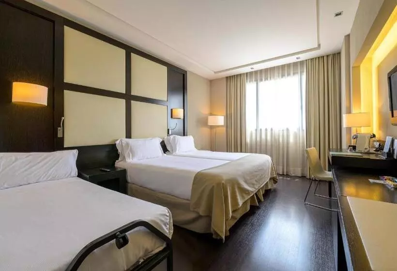 Hotel Maydrit Airport