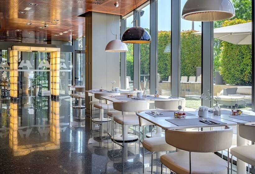 هتل Maydrit Airport