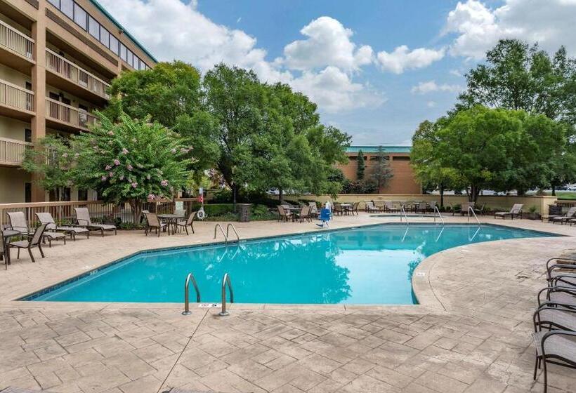 فندق Quality Inn Near The Island Pigeon Forge