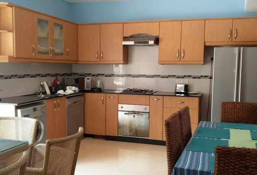 Hotel Surya Sangolda