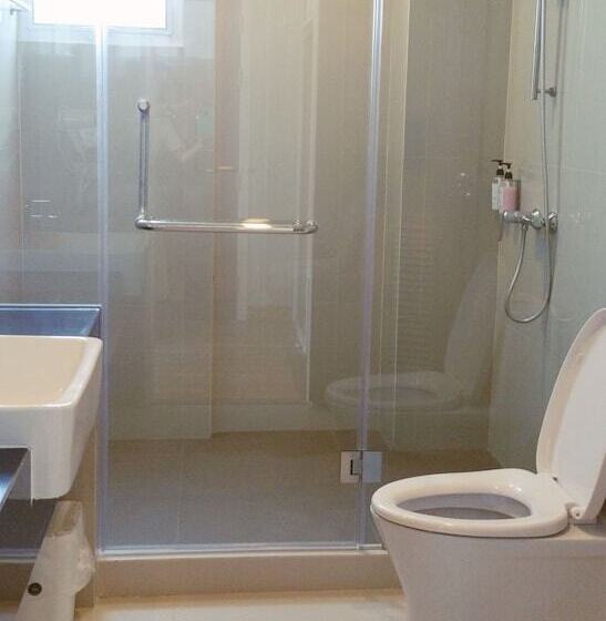 Otel อีซี่โฮเทล 2