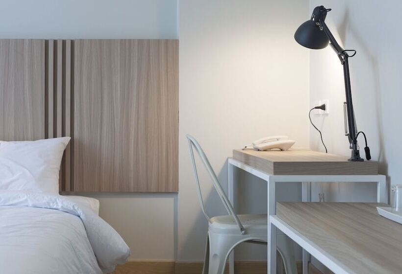 Otel อีซี่โฮเทล 2