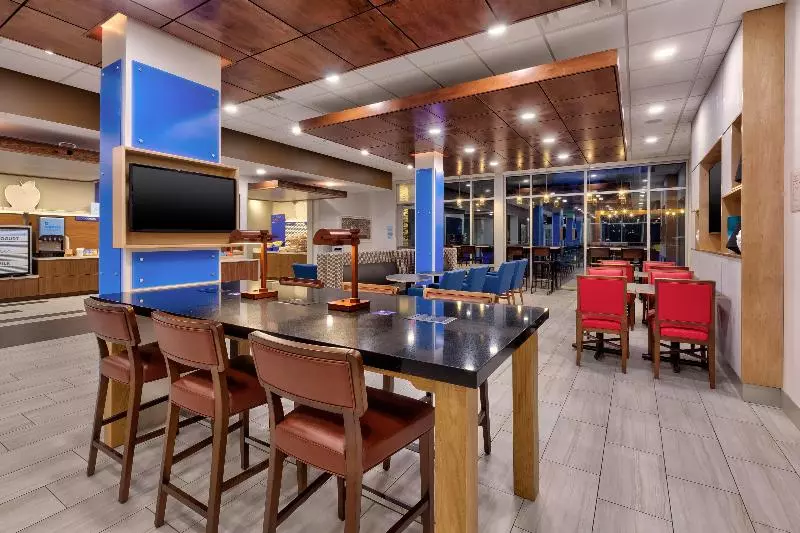 Hotelli Holiday Inn Express & Suites Milan – Sandusky Area By Ihg