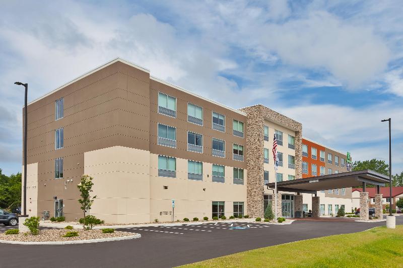 Hotel Holiday Inn Express & Suites Milan – Sandusky Area By Ihg