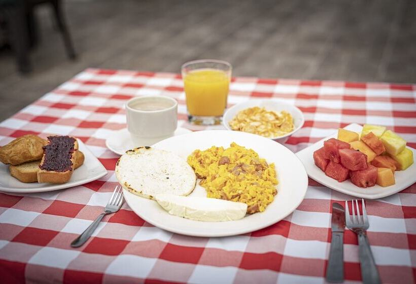 هتل Mumu Guatapé