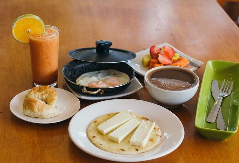 هتل Mumu Guatapé