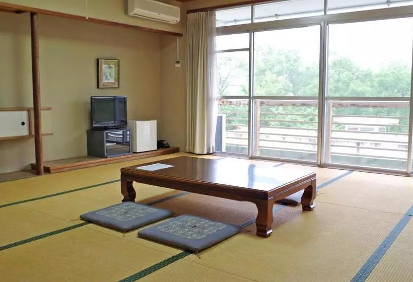 旅館 Yashiro Kaikan
