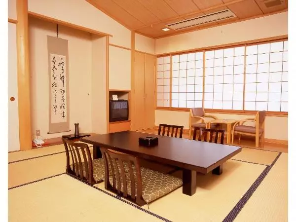 旅館 Yurari