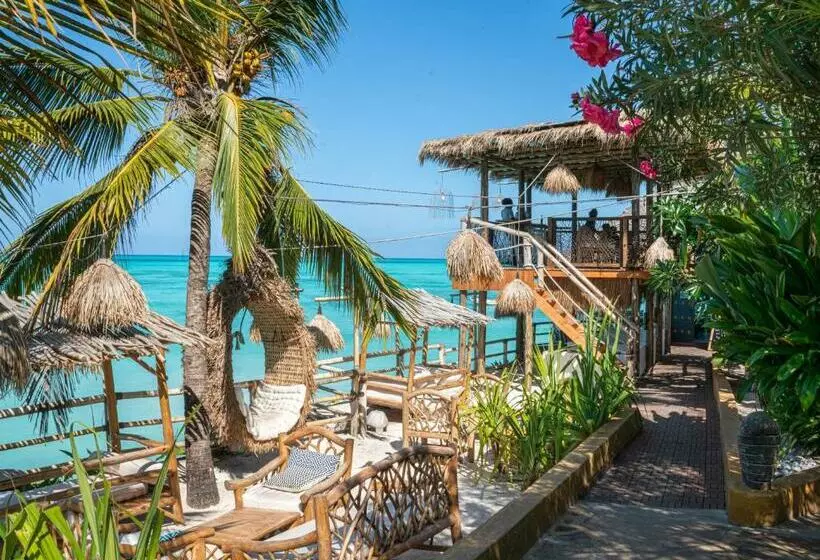 Coral Rocks Hotel & Restaurant