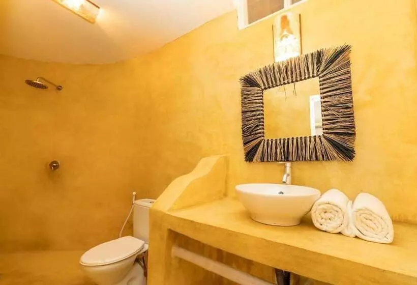 Coral Rocks Hotel & Restaurant