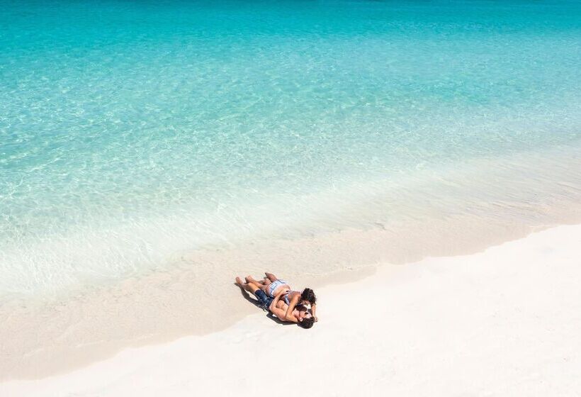 هتل Couples Swept Away - Adults Only