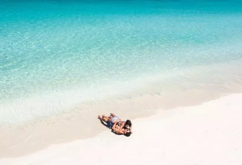 هتل Couples Swept Away - Adults Only