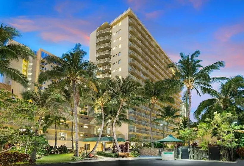 בית מלון כפרי Courtyard By Marriott Waikiki Beach