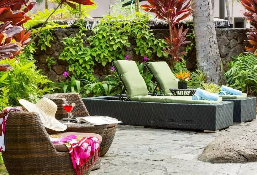 בית מלון כפרי Courtyard By Marriott Waikiki Beach