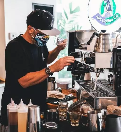 בית מלון כפרי Courtyard By Marriott Waikiki Beach