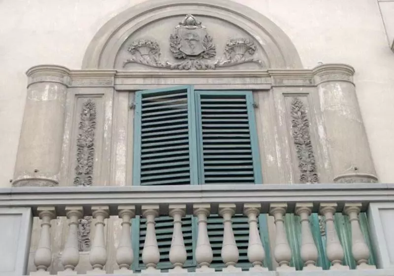 هتل La Luna Guest House