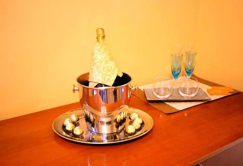 هتل La Luna Guest House