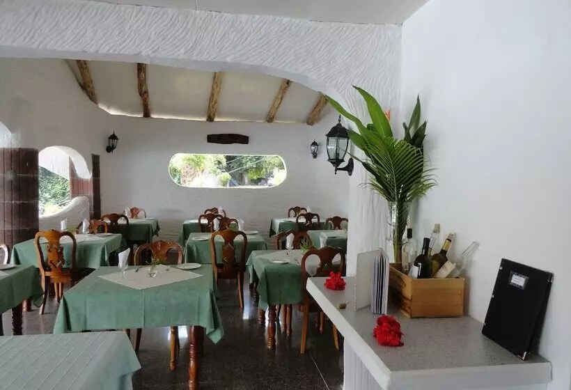 هتل Lazare Picault