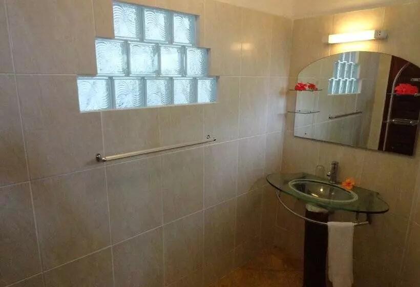 هتل Lazare Picault