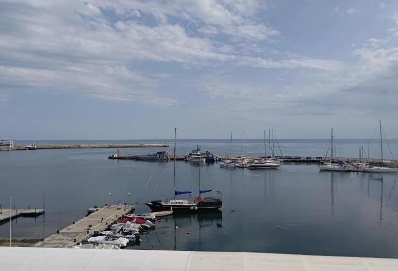 בית מלון כפרי Lotos