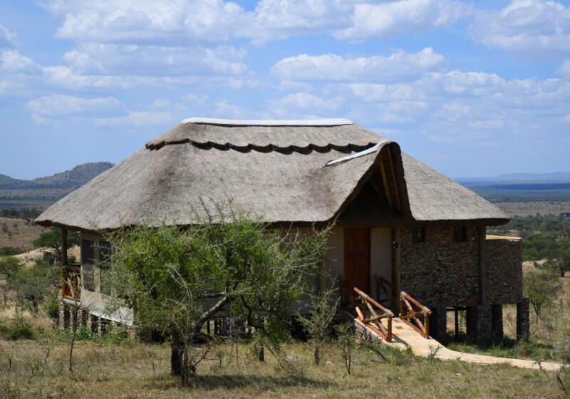 בית מלון כפרי Serengeti Serena Safari Lodge