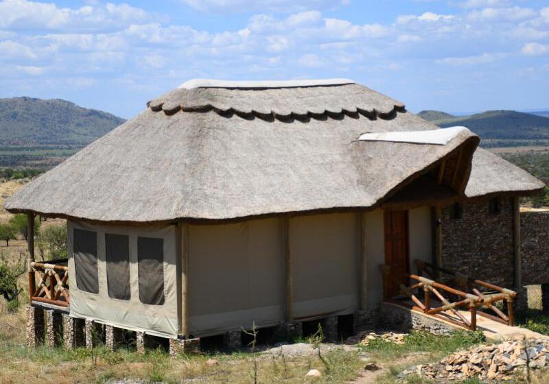 בית מלון כפרי Serengeti Serena Safari Lodge