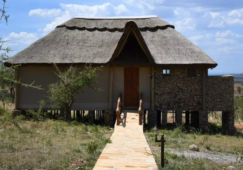 هتل Serengeti Serena Safari Lodge