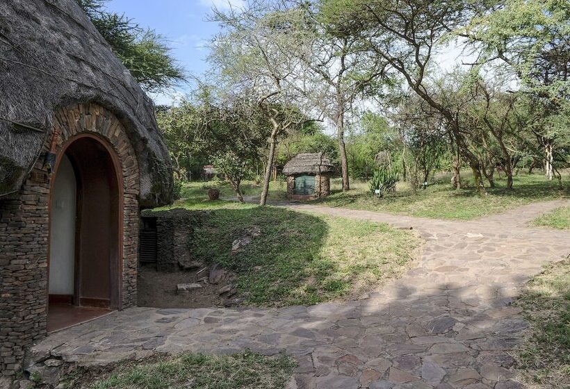 בית מלון כפרי Serengeti Serena Safari Lodge
