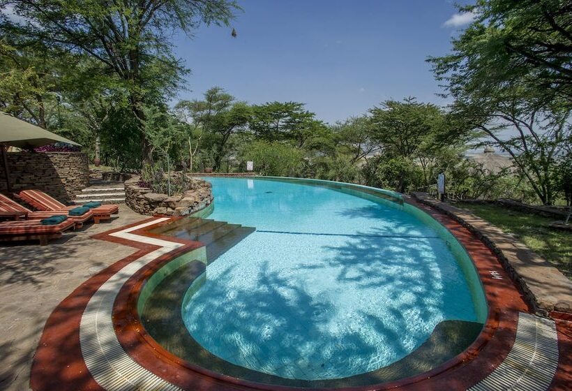 בית מלון כפרי Serengeti Serena Safari Lodge