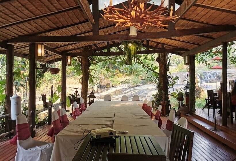 בית מלון כפרי Sukantara Cascade Resort And Spa