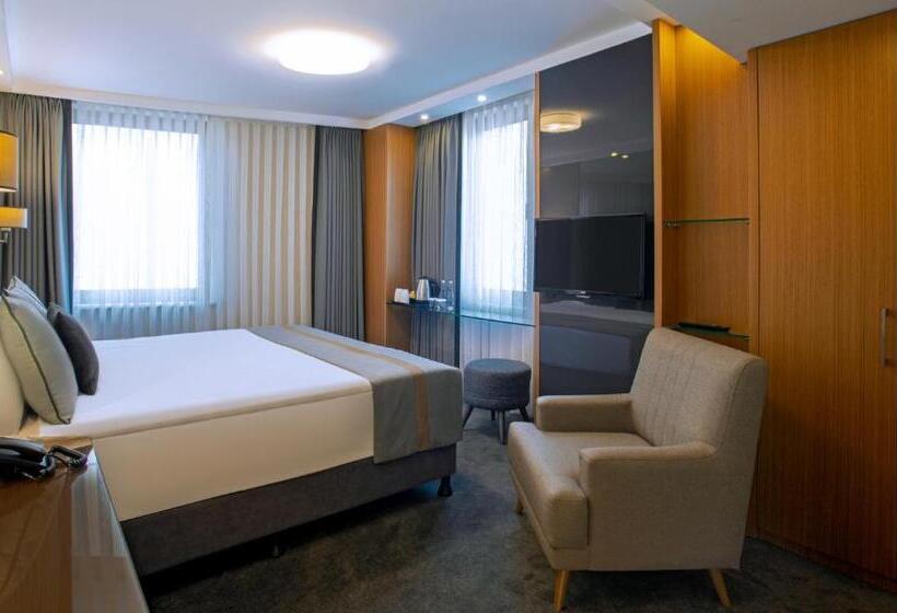 Tan Hotel Special Category