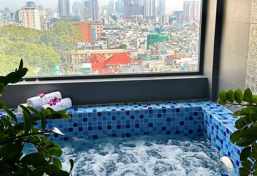 هتل Happy Life Green