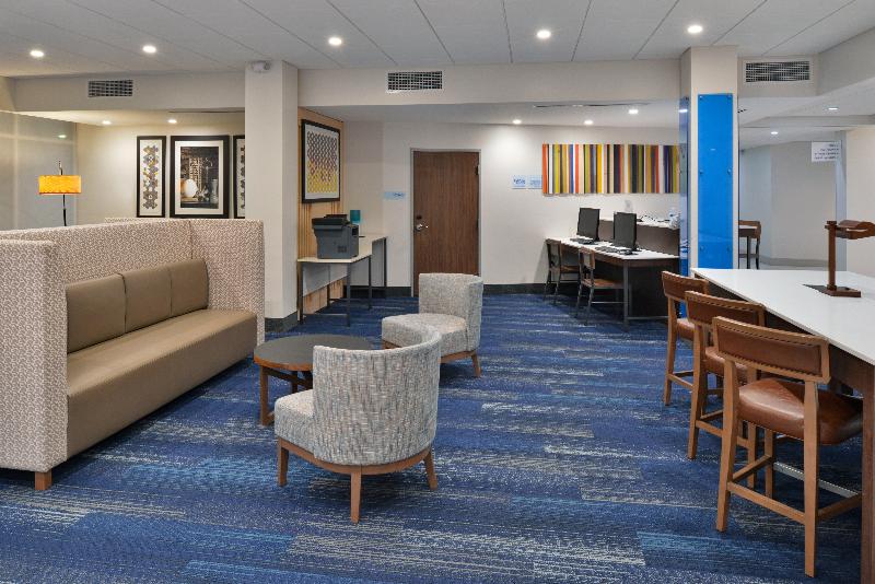 Отель Holiday Inn Express Orlando   South Park, An Ihg