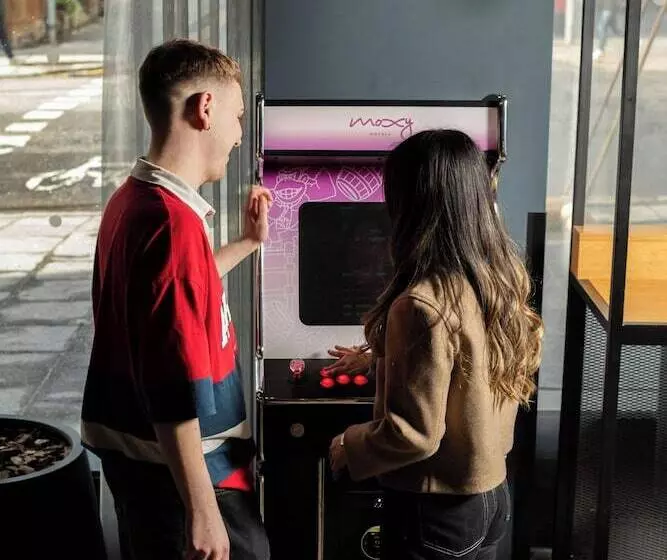 ホテル Moxy Edinburgh Fountainbridge