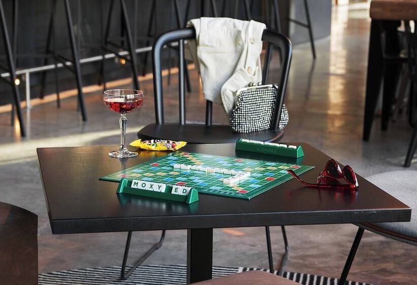 هتل Moxy Edinburgh Fountainbridge