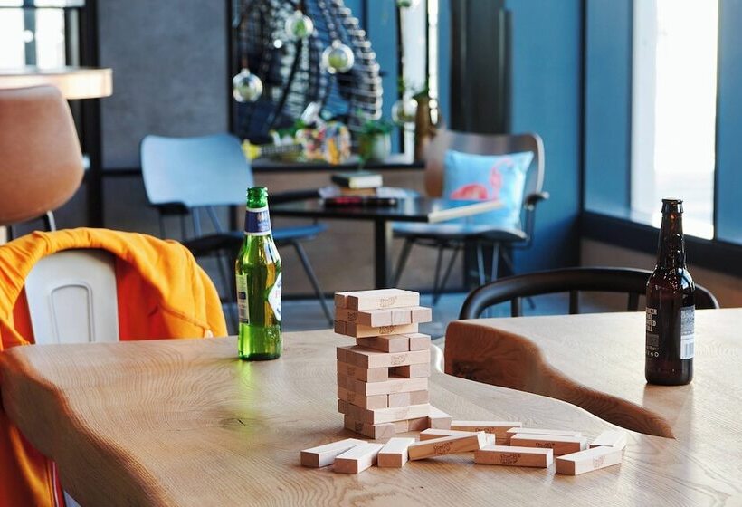 هتل Moxy Edinburgh Fountainbridge